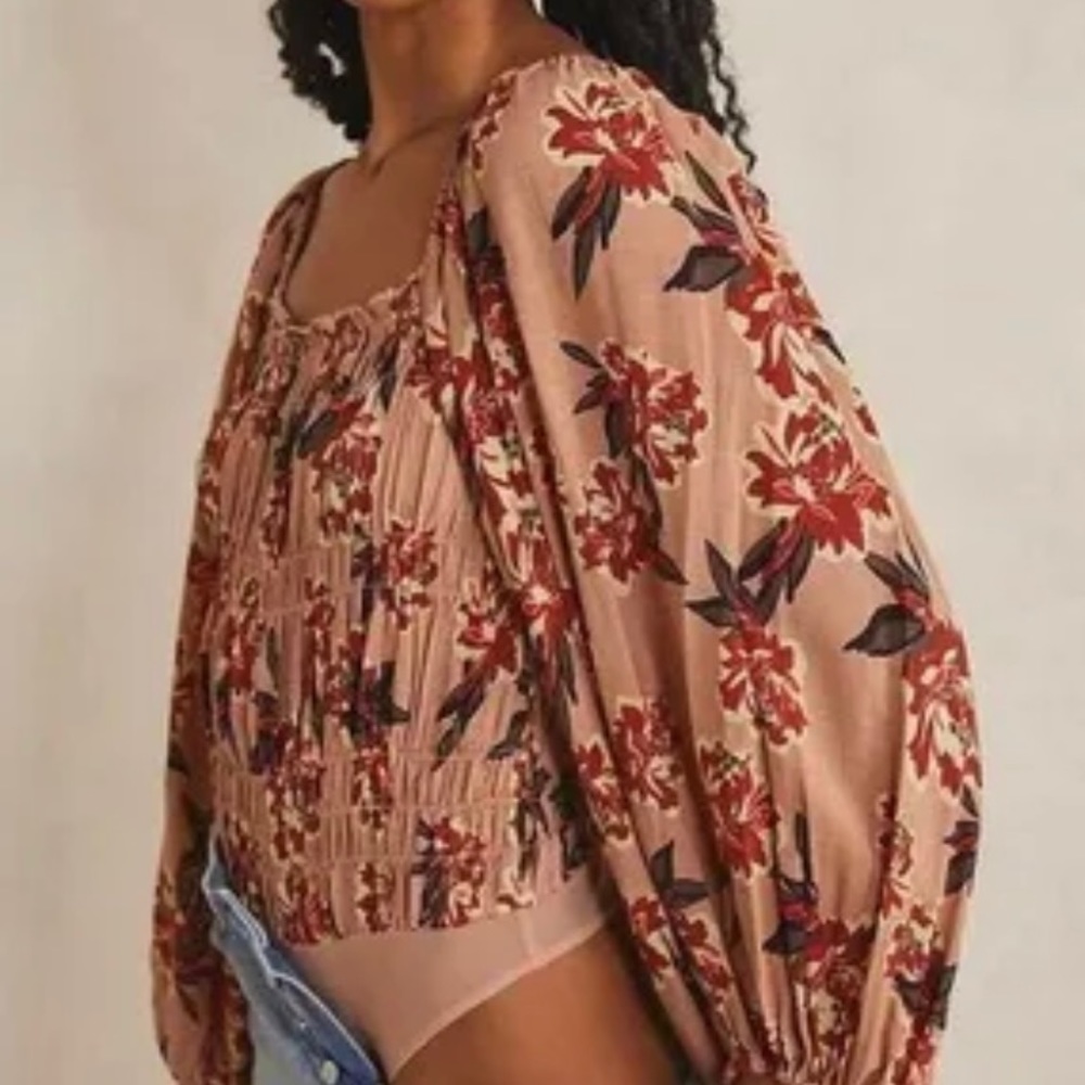 LIKE NEW Free People balloon sleeve bodysuit